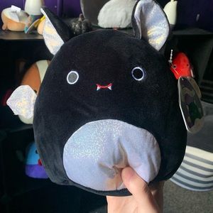 NWT 8” Emily the Bat Squishmallow